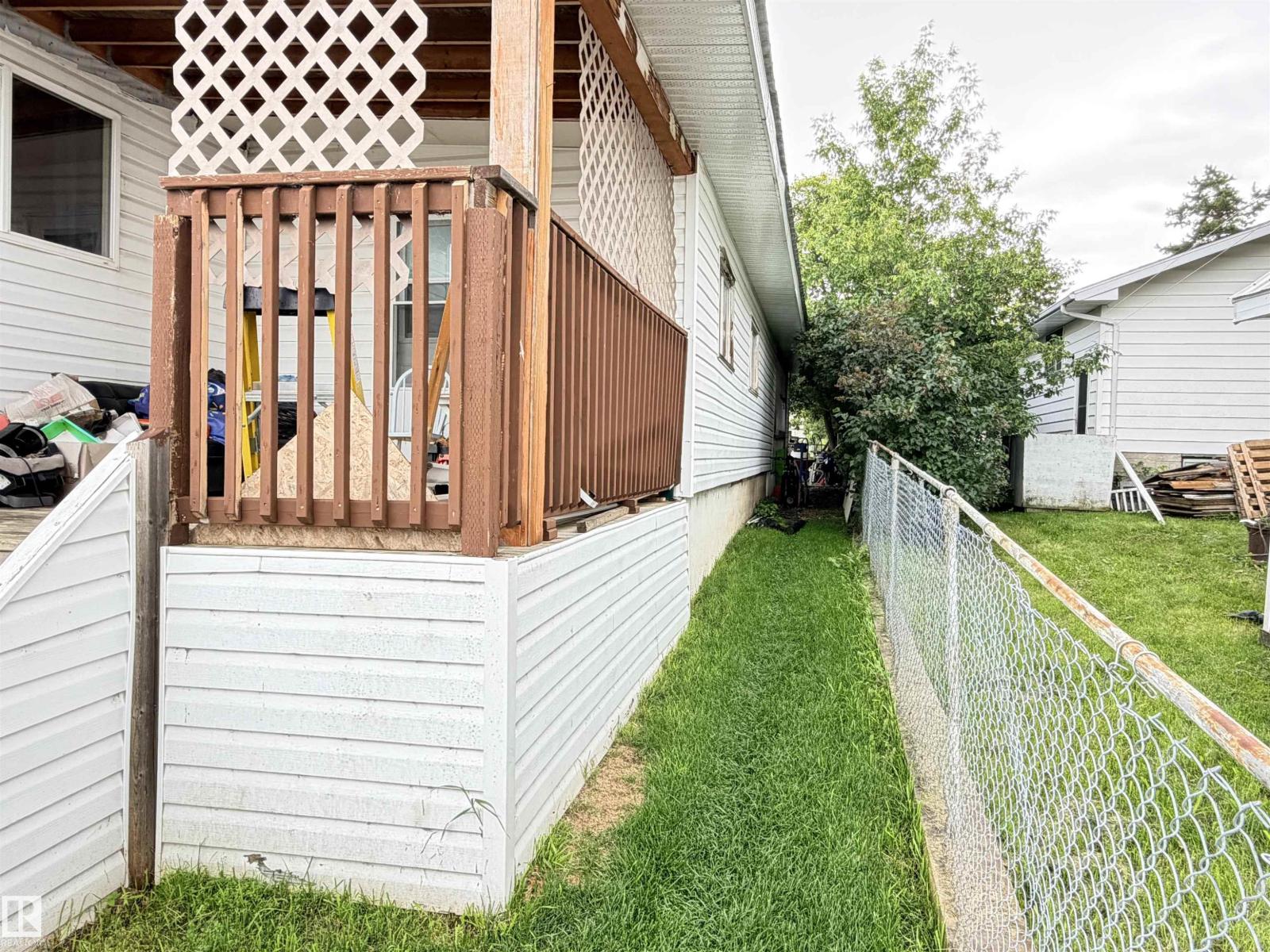 9940 110 St Property Photo 6