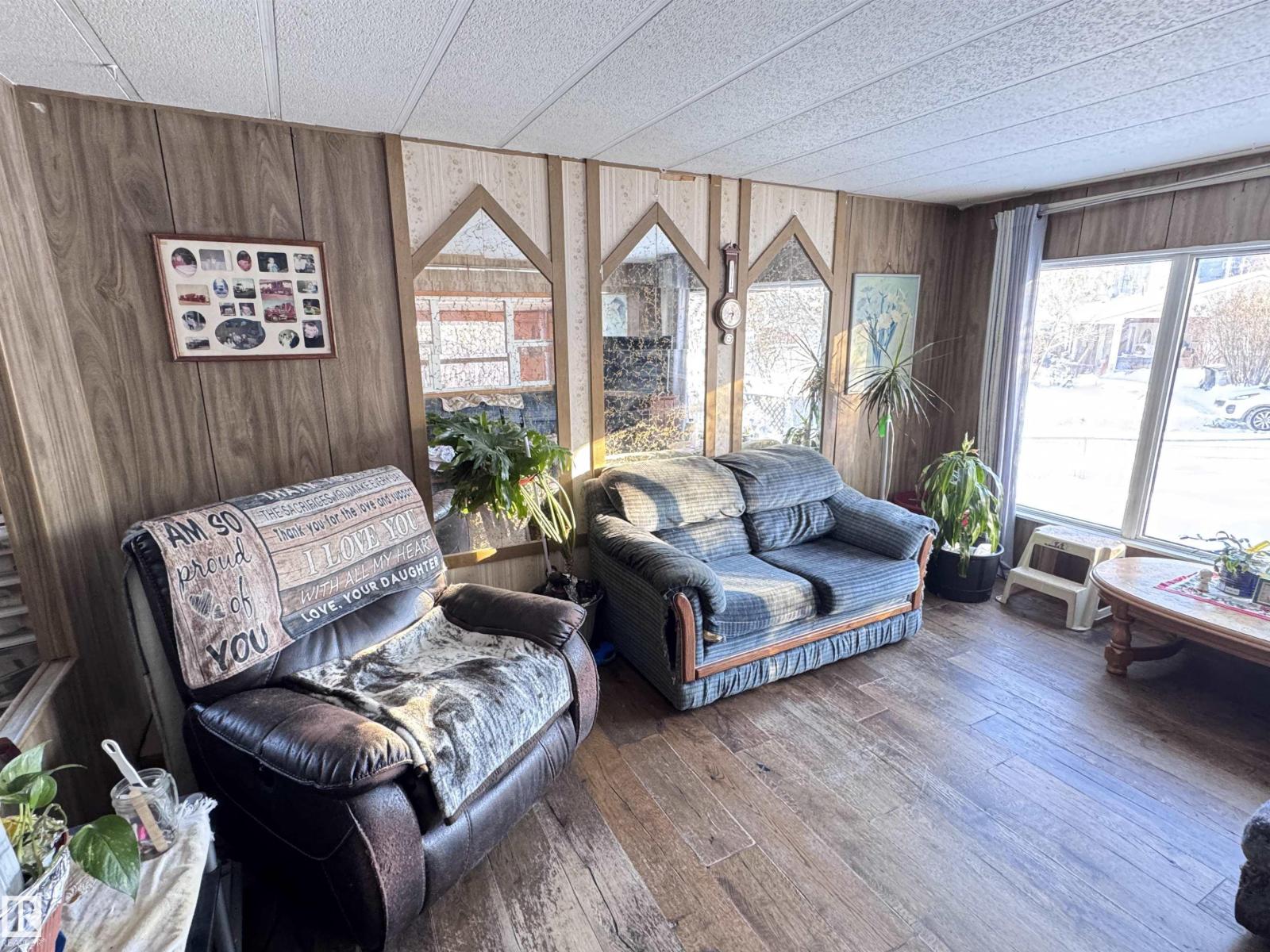 9940 110 St Property Photo 8