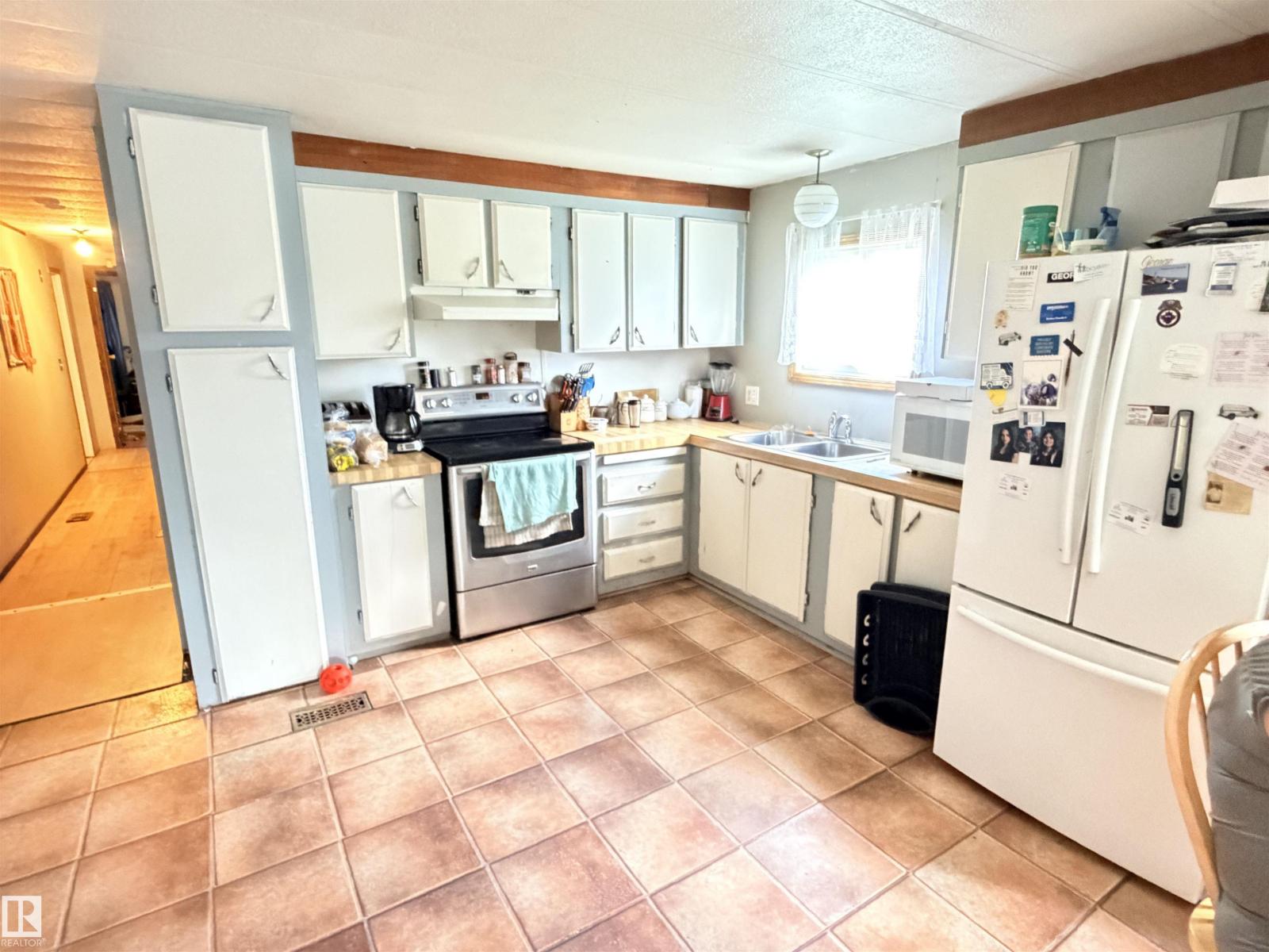 9940 110 St Property Photo 10