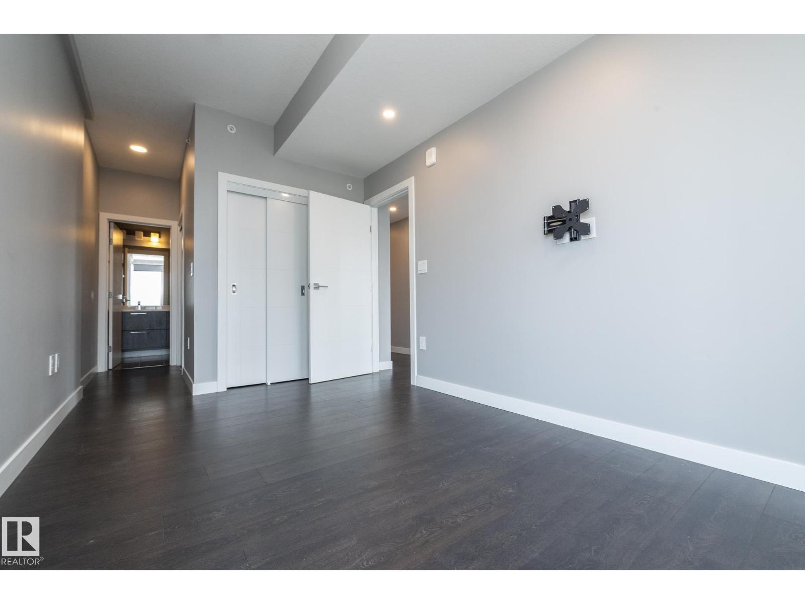#1801 10180 103 St Nw Nw Property Photo 16