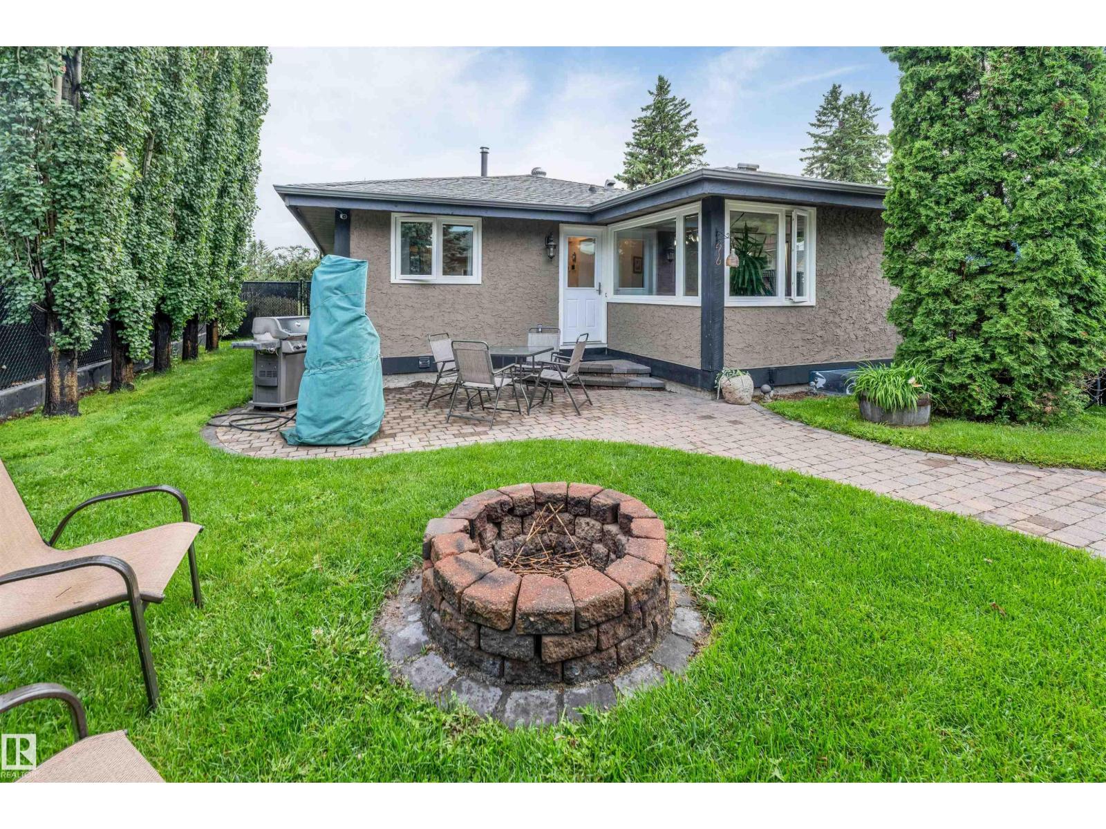 6008 37 AV NW Property Photo 1