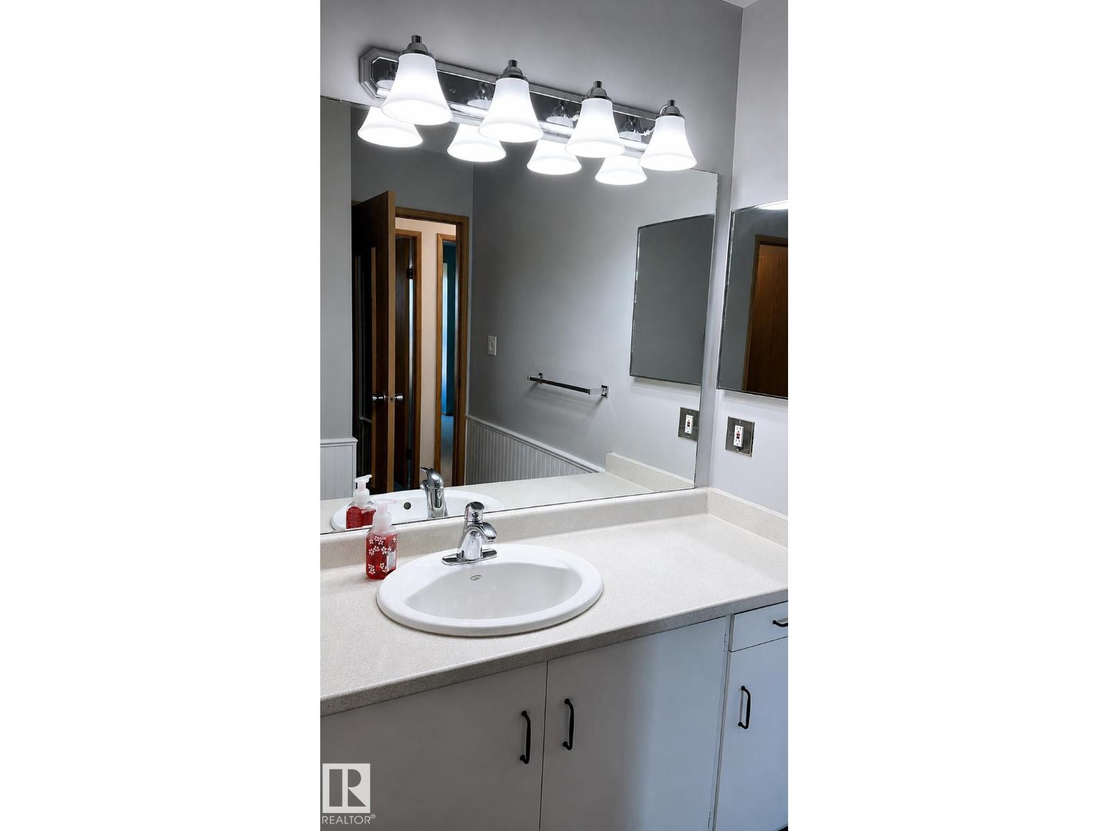 #302 44 Alpine Pl Property Photo 13