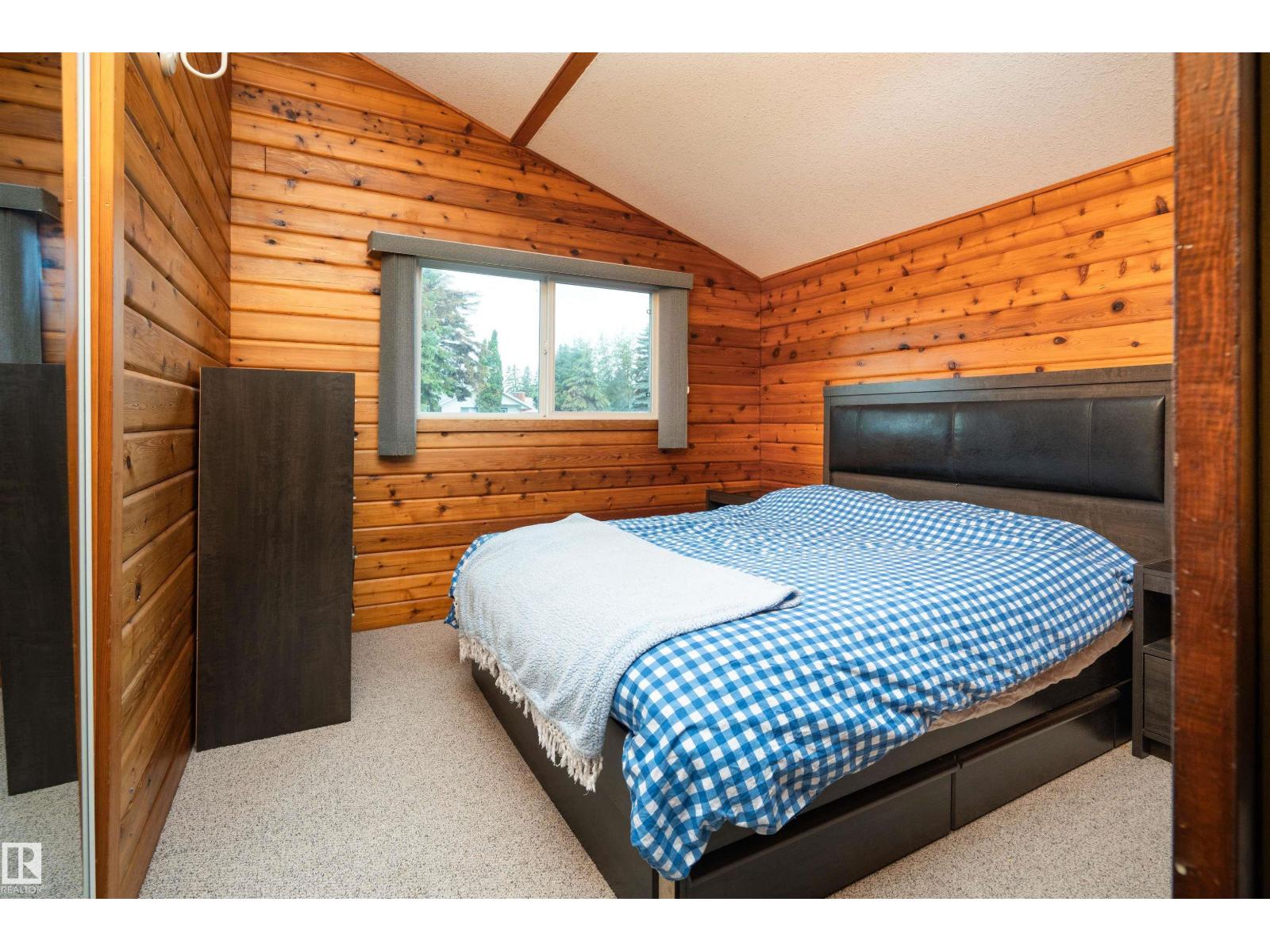 5011 38 Street Property Photo 14