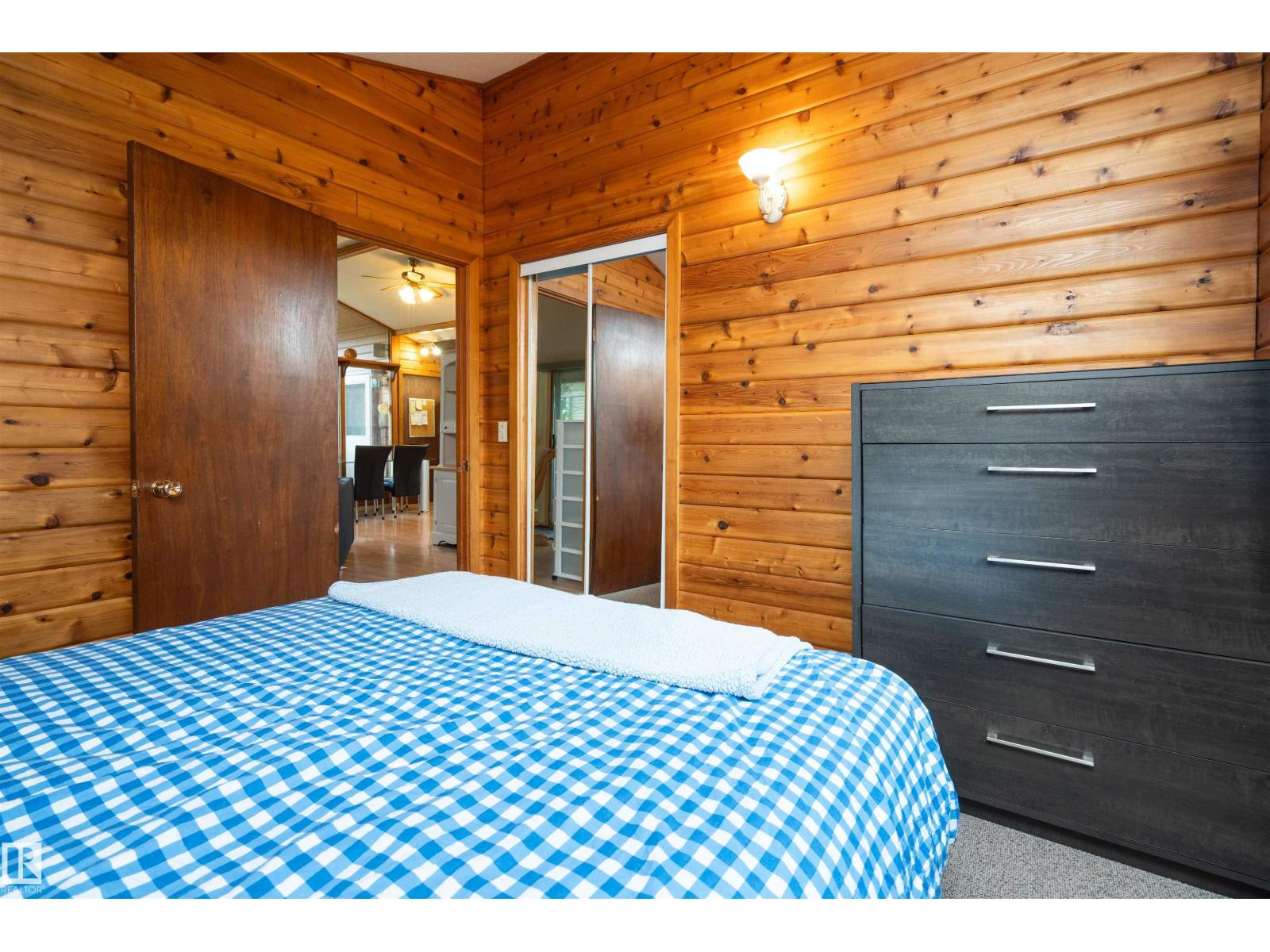 5011 38 Street Property Photo 15