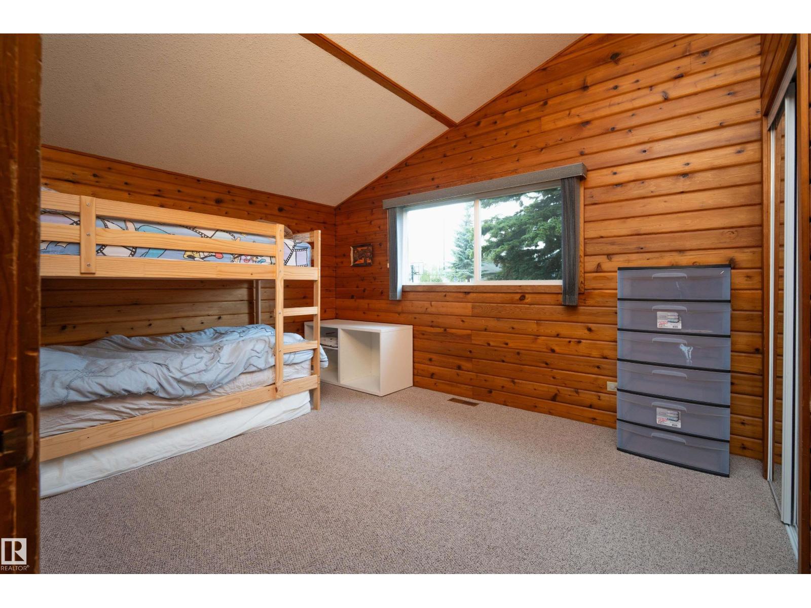5011 38 Street Property Photo 16