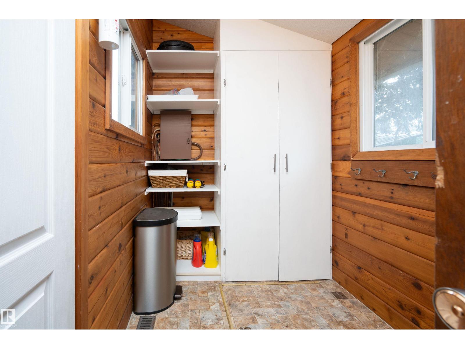 5011 38 Street Property Photo 19