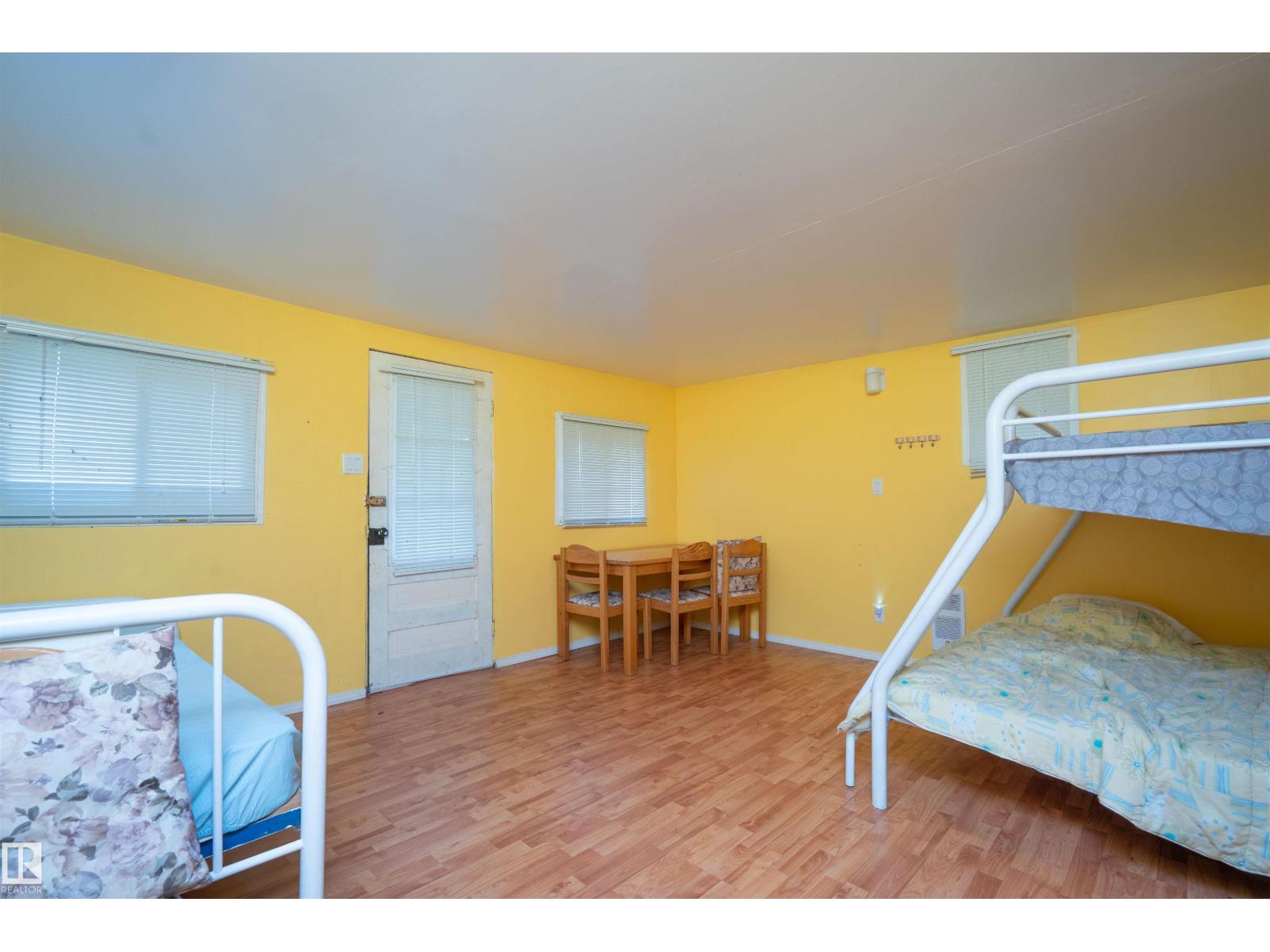 5011 38 Street Property Photo 21