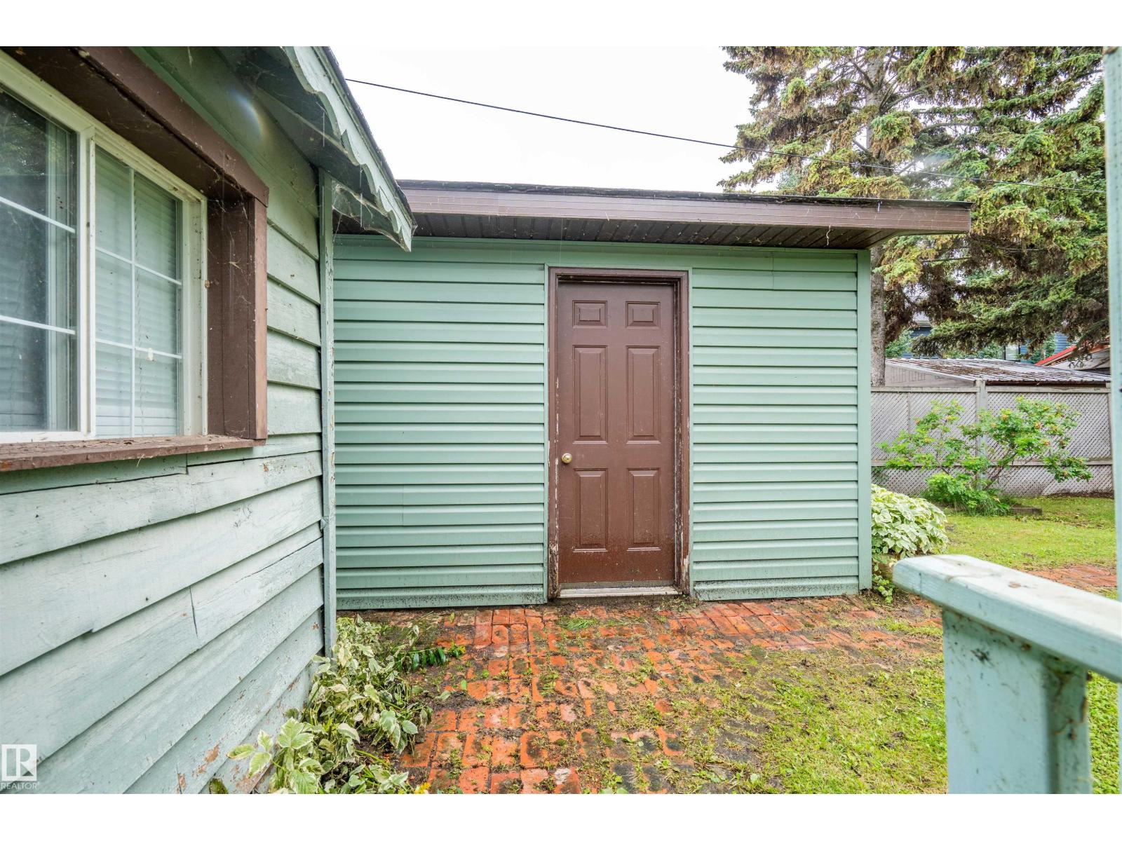 5011 38 Street Property Photo 23