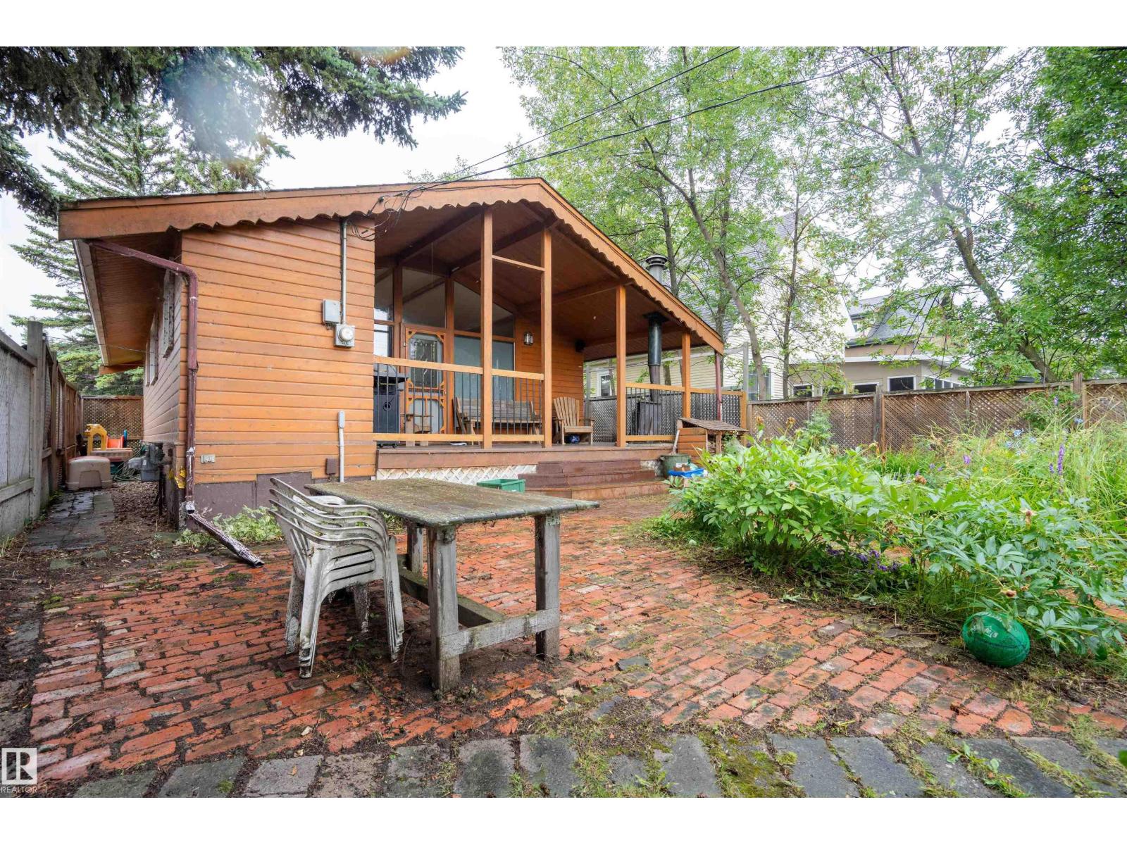 5011 38 Street Property Photo 28
