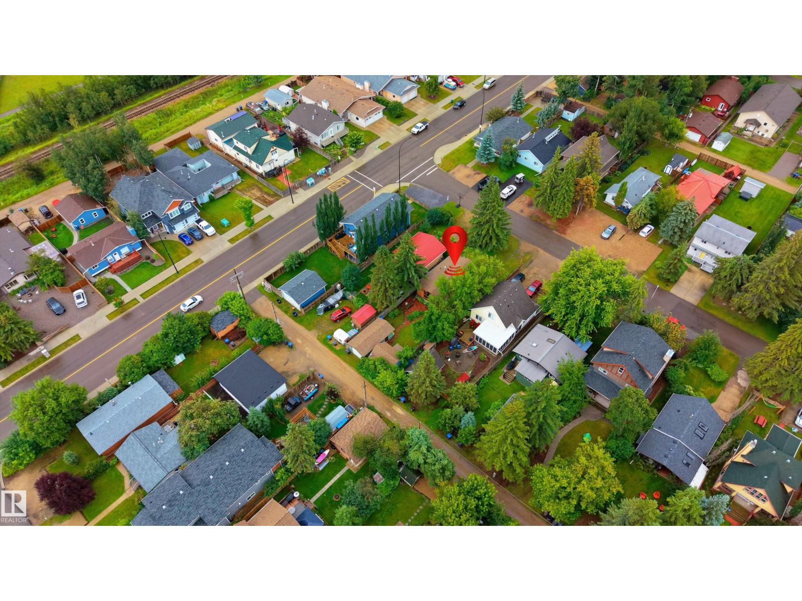 5011 38 Street Property Photo 41