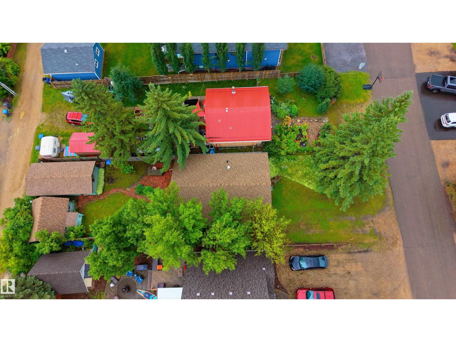 5011 38 Street Property Photo 43