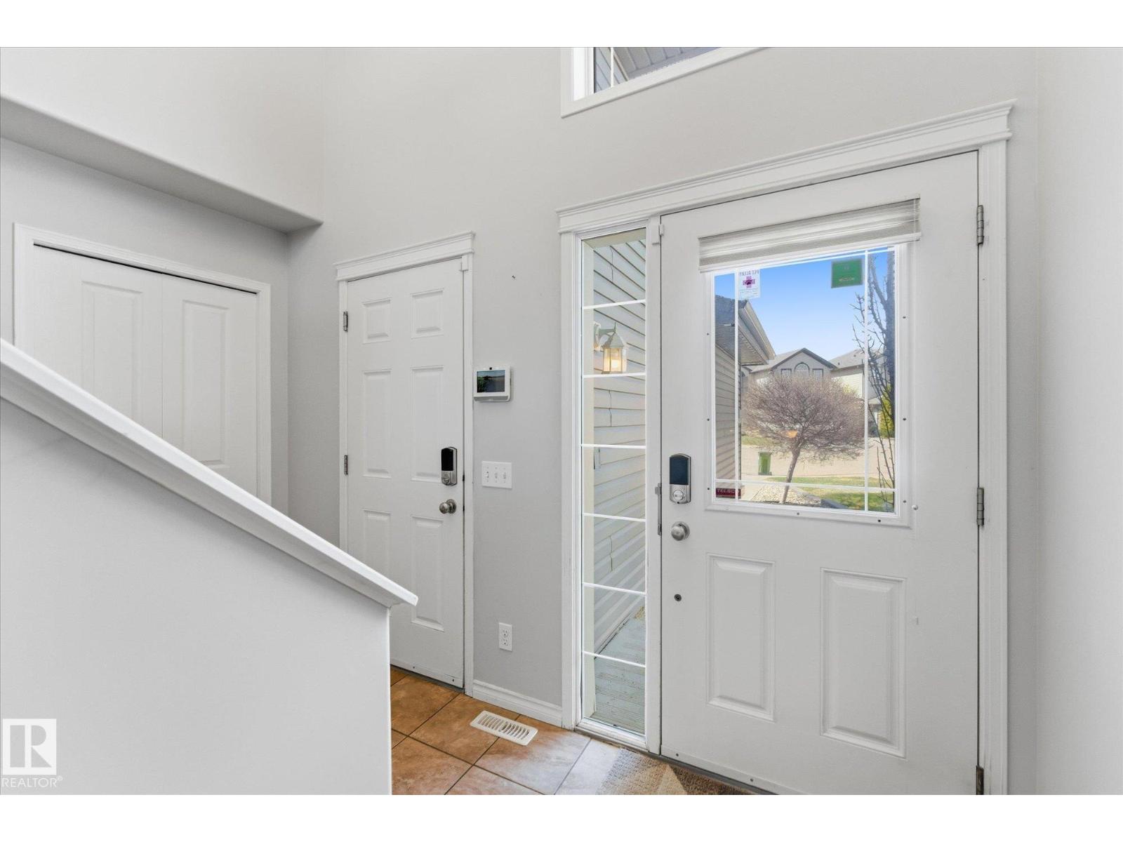 16303 37 St Nw Property Photo 3