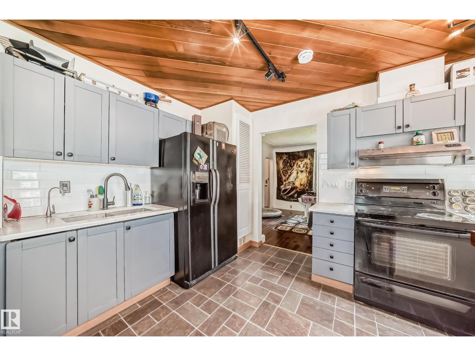 11643 76 Av Nw Property Photo 12