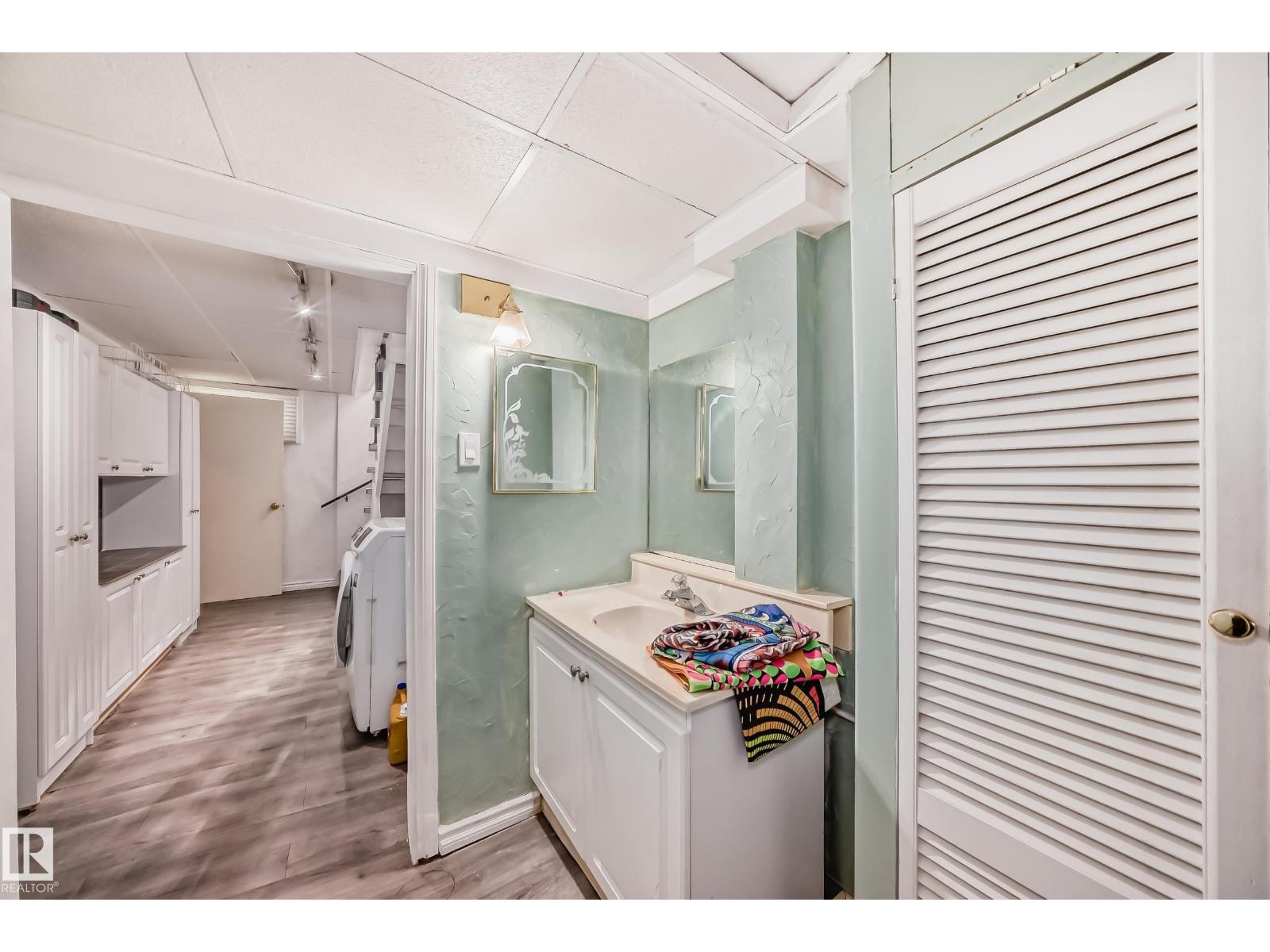 11643 76 Av Nw Property Photo 37