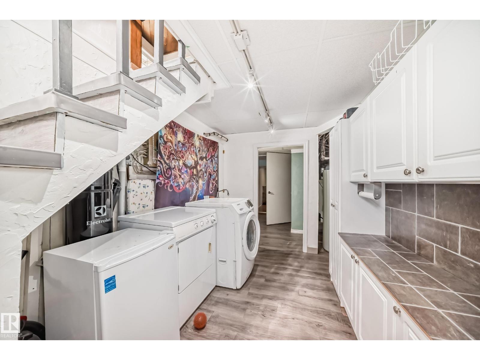 11643 76 Av Nw Property Photo 38