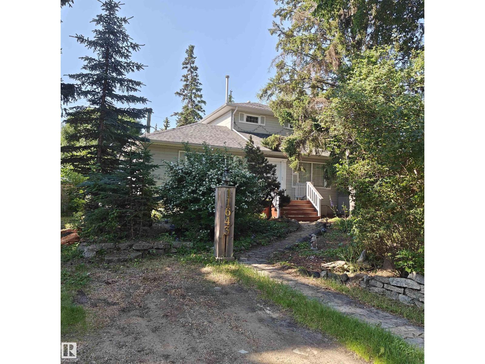 11643 76 Av Nw Property Photo 53