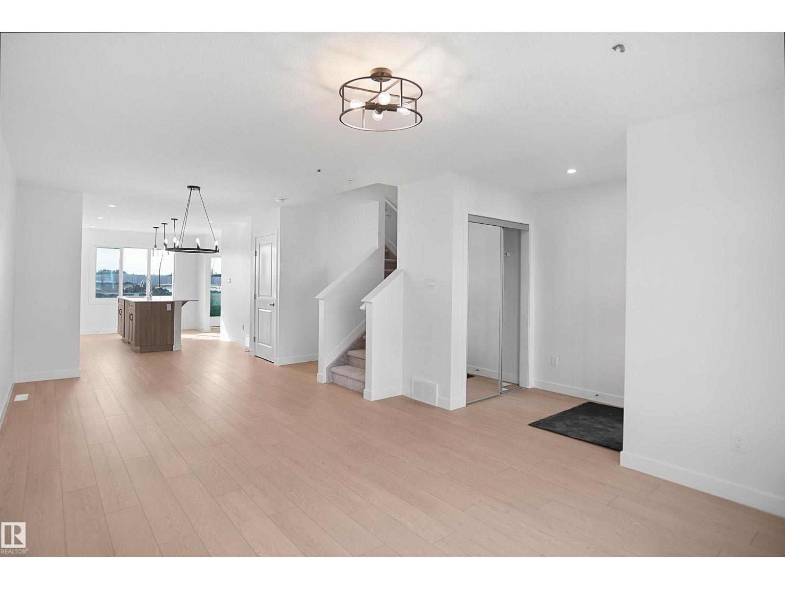 21219 25 Av Nw Property Photo 5