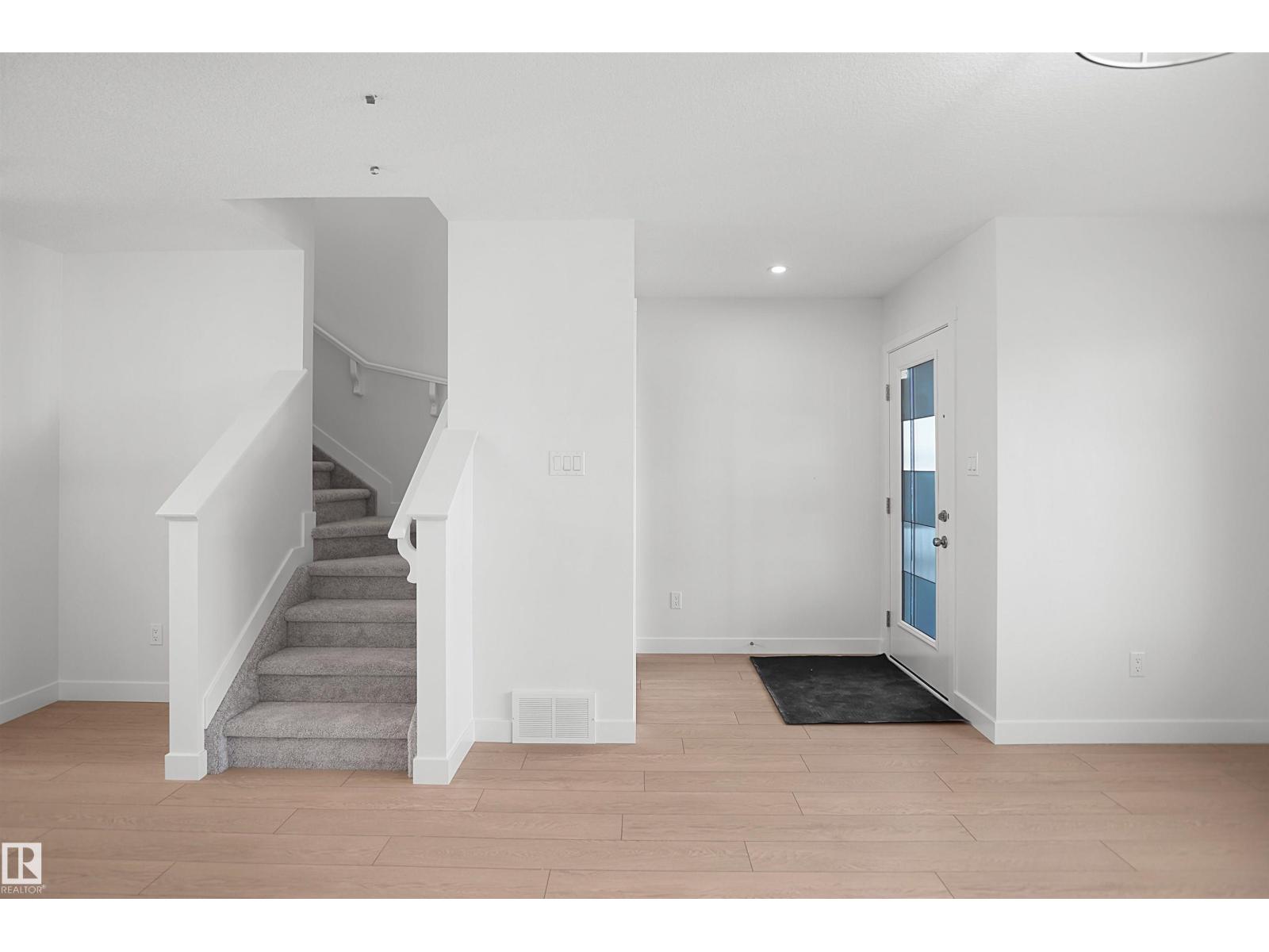 21219 25 Av Nw Property Photo 6