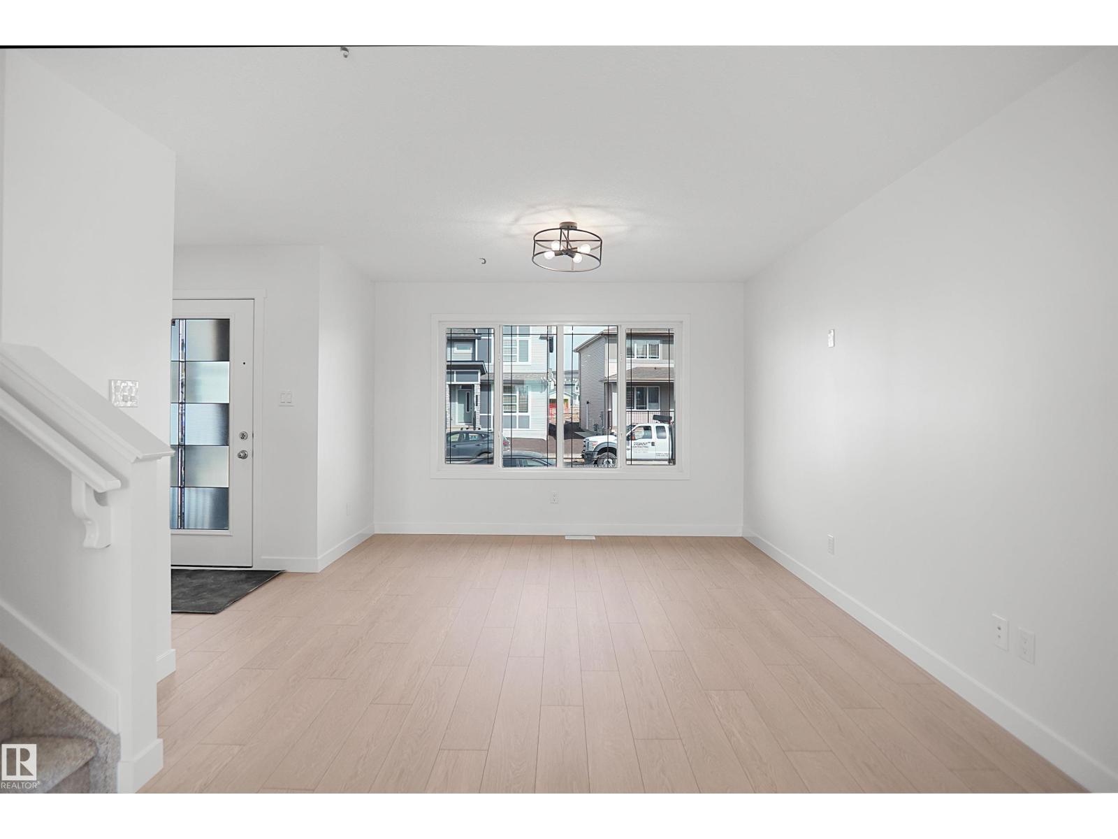21219 25 Av Nw Property Photo 7