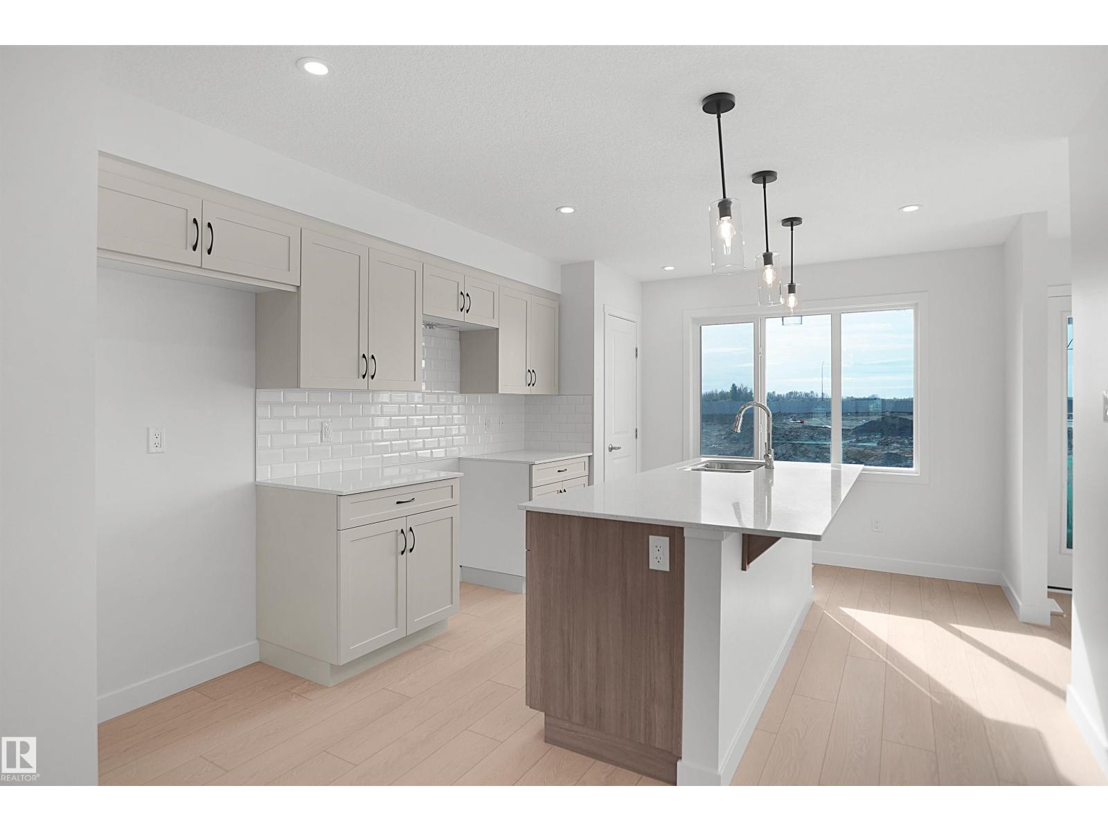 21219 25 Av Nw Property Photo 10
