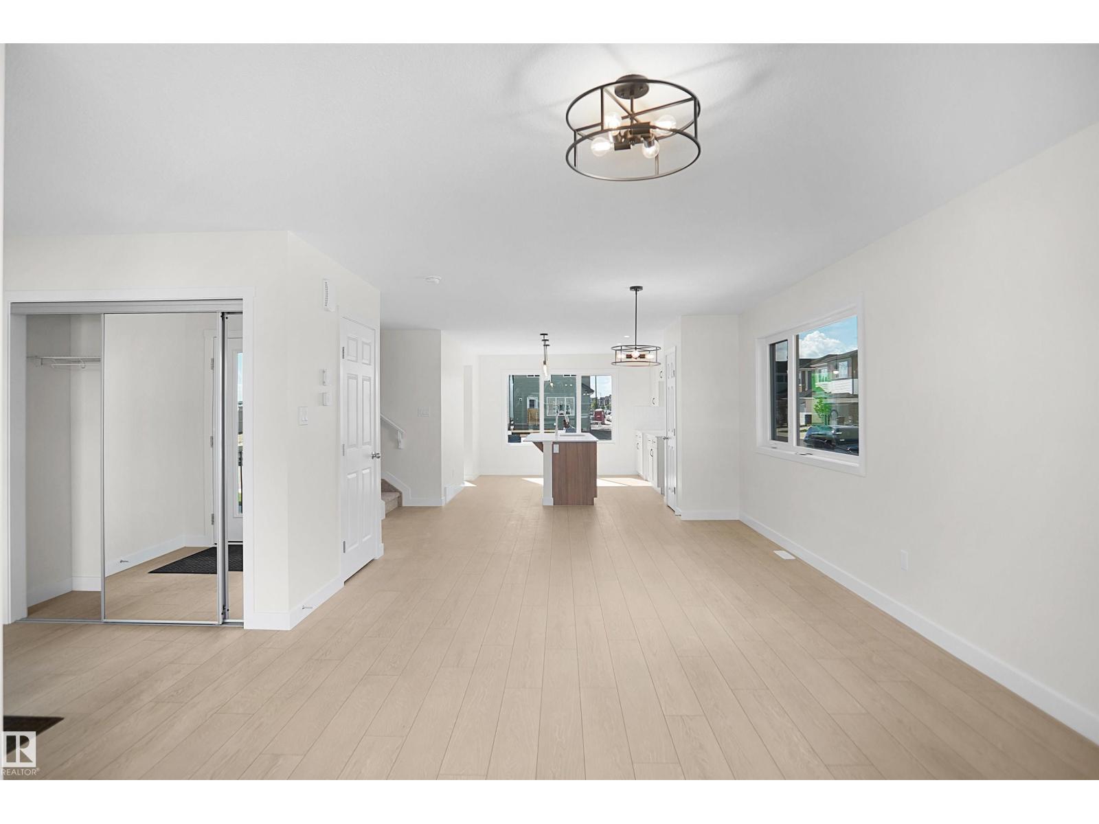 1004 14 Av Nw Property Photo 4
