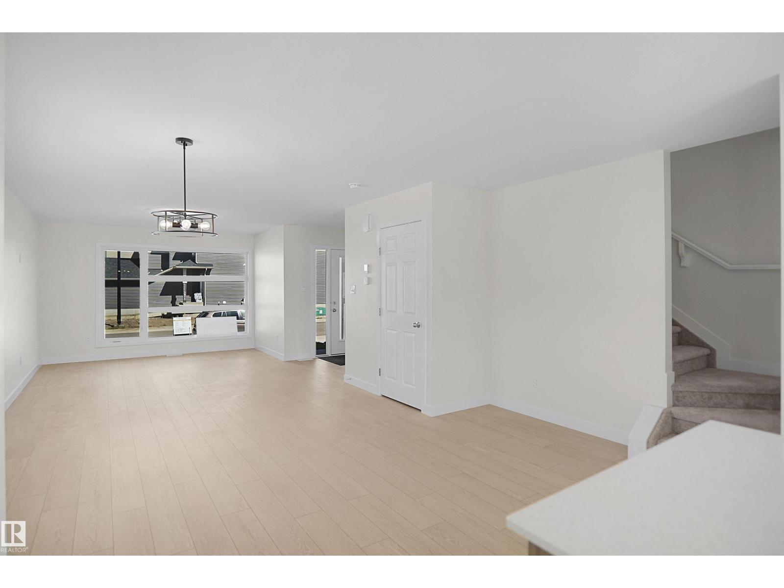 1004 14 Av Nw Property Photo 5
