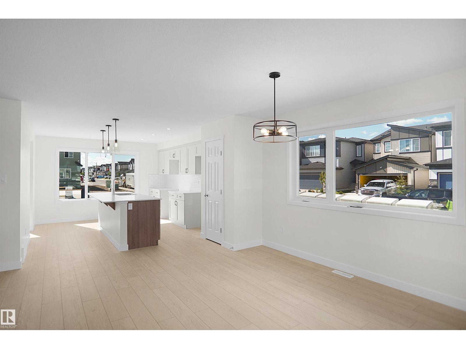 1004 14 Av Nw Property Photo 9