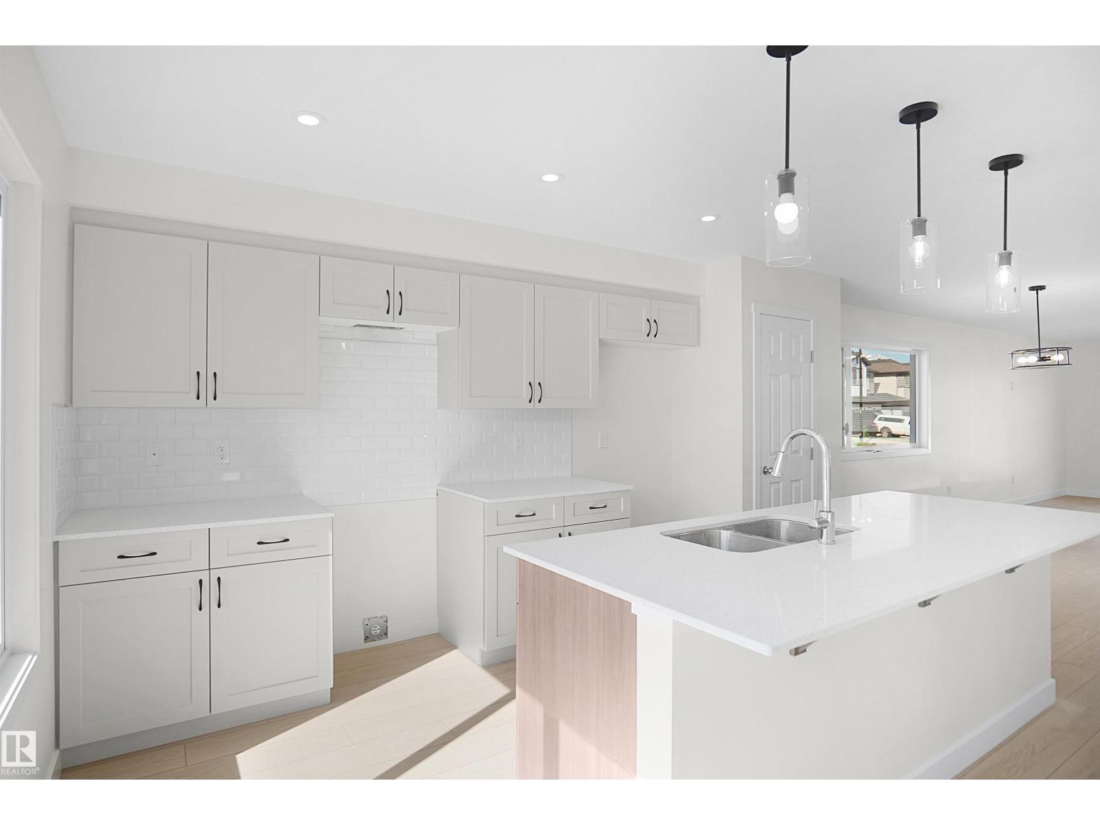 1004 14 Av Nw Property Photo 13