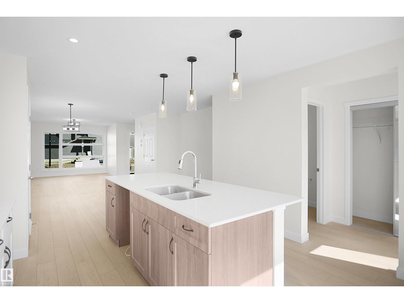 1004 14 Av Nw Property Photo 15