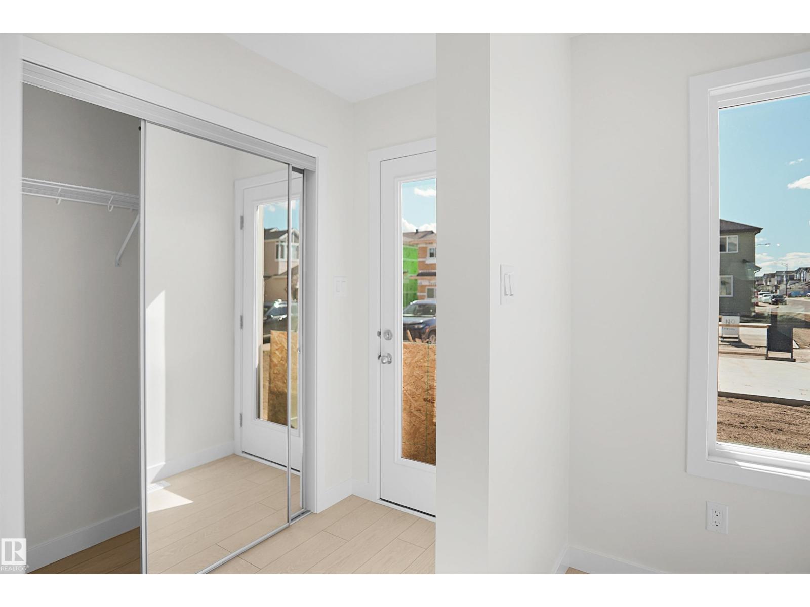 1004 14 Av Nw Property Photo 17