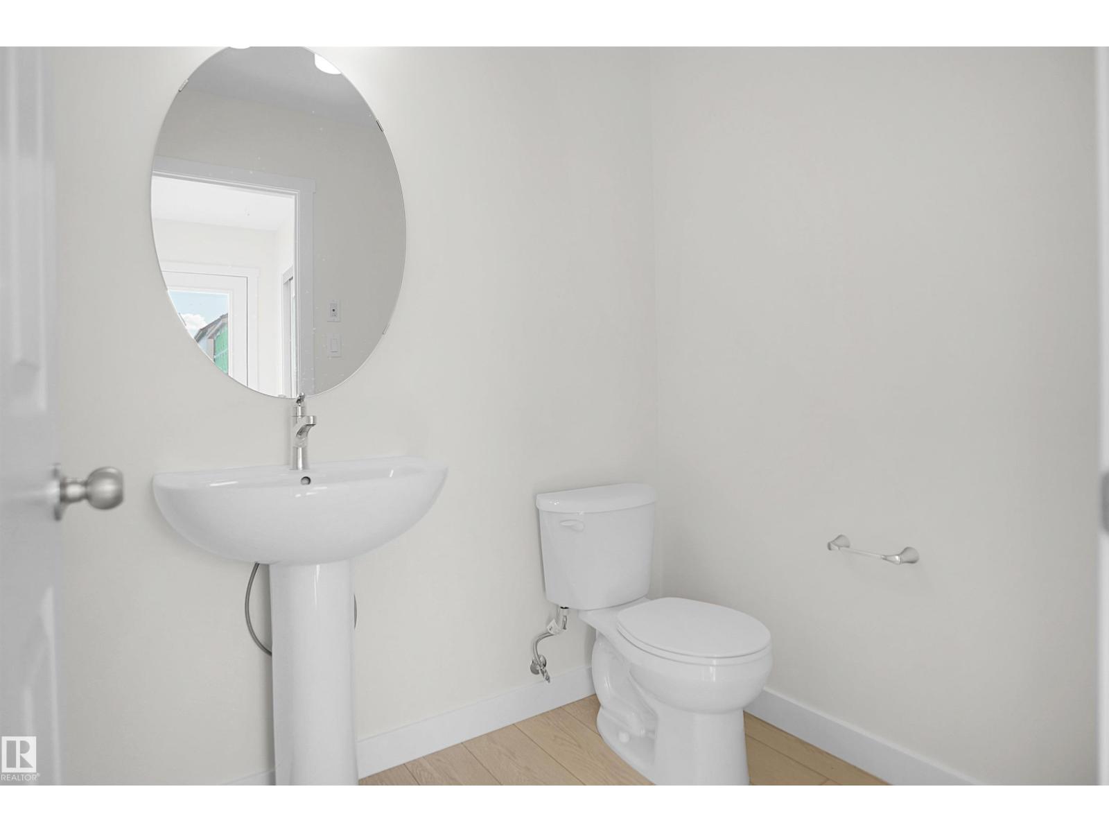 1004 14 Av Nw Property Photo 18
