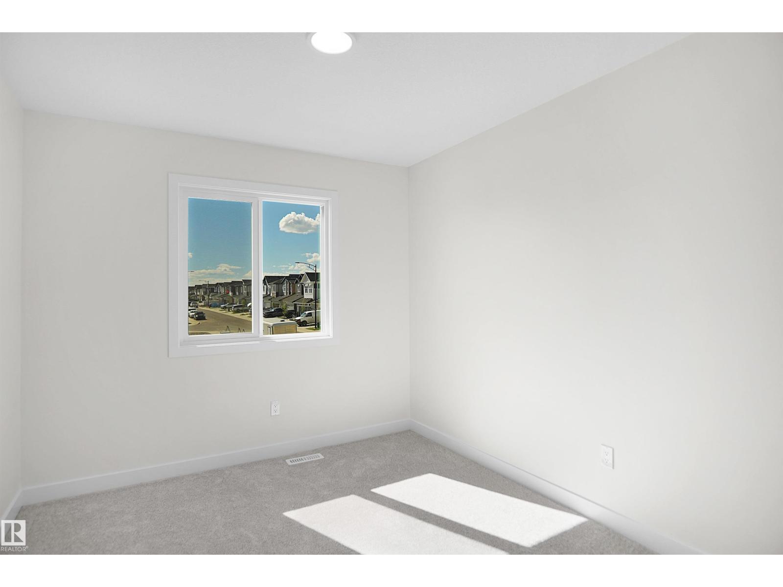 1004 14 Av Nw Property Photo 27