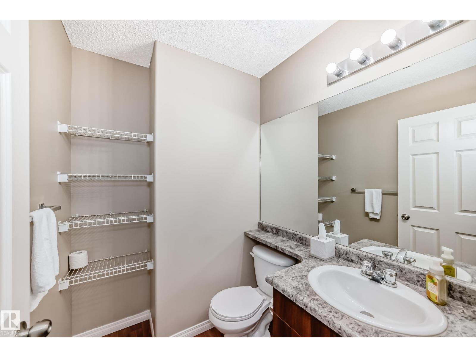 #4 5102 30 Av Property Photo 12
