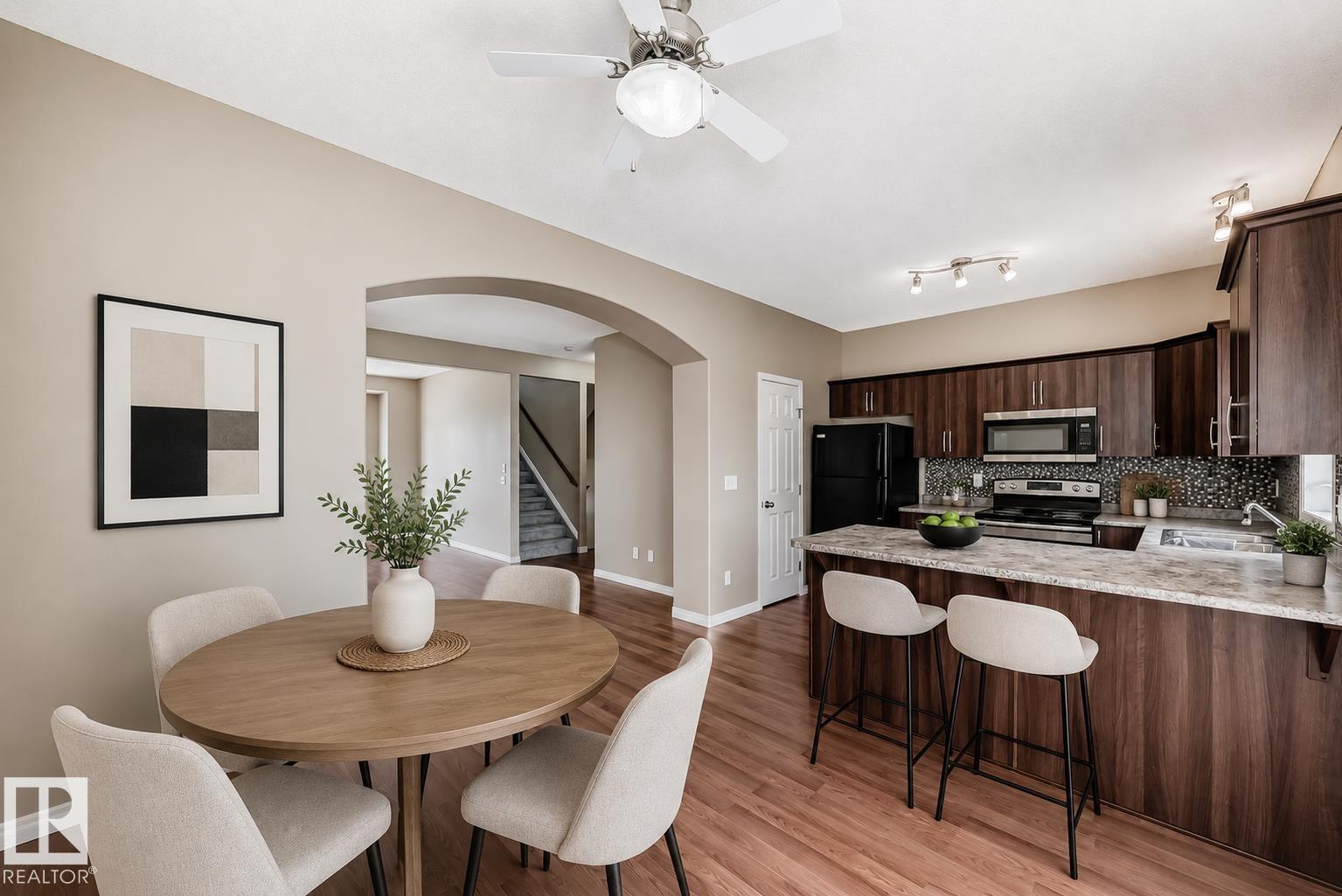 #4 5102 30 Av Property Photo 18