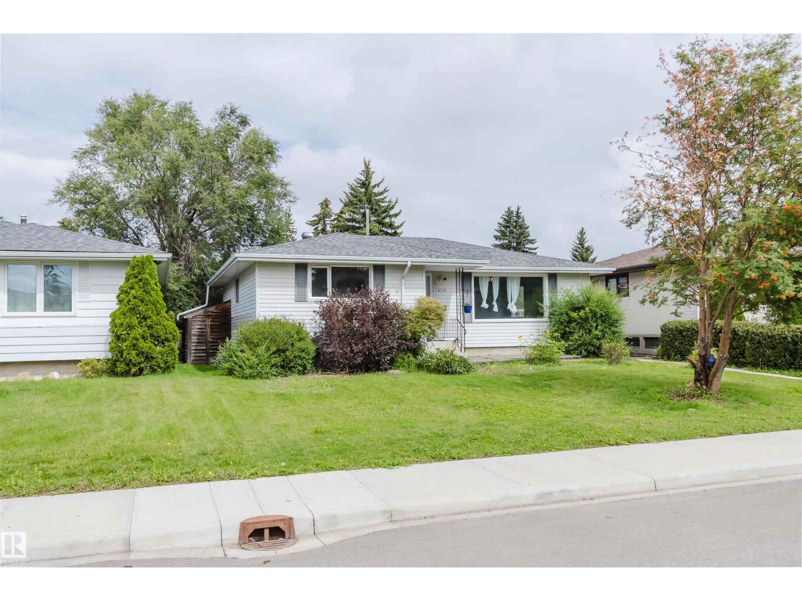 11420 46 Av Nw Property Photo 2