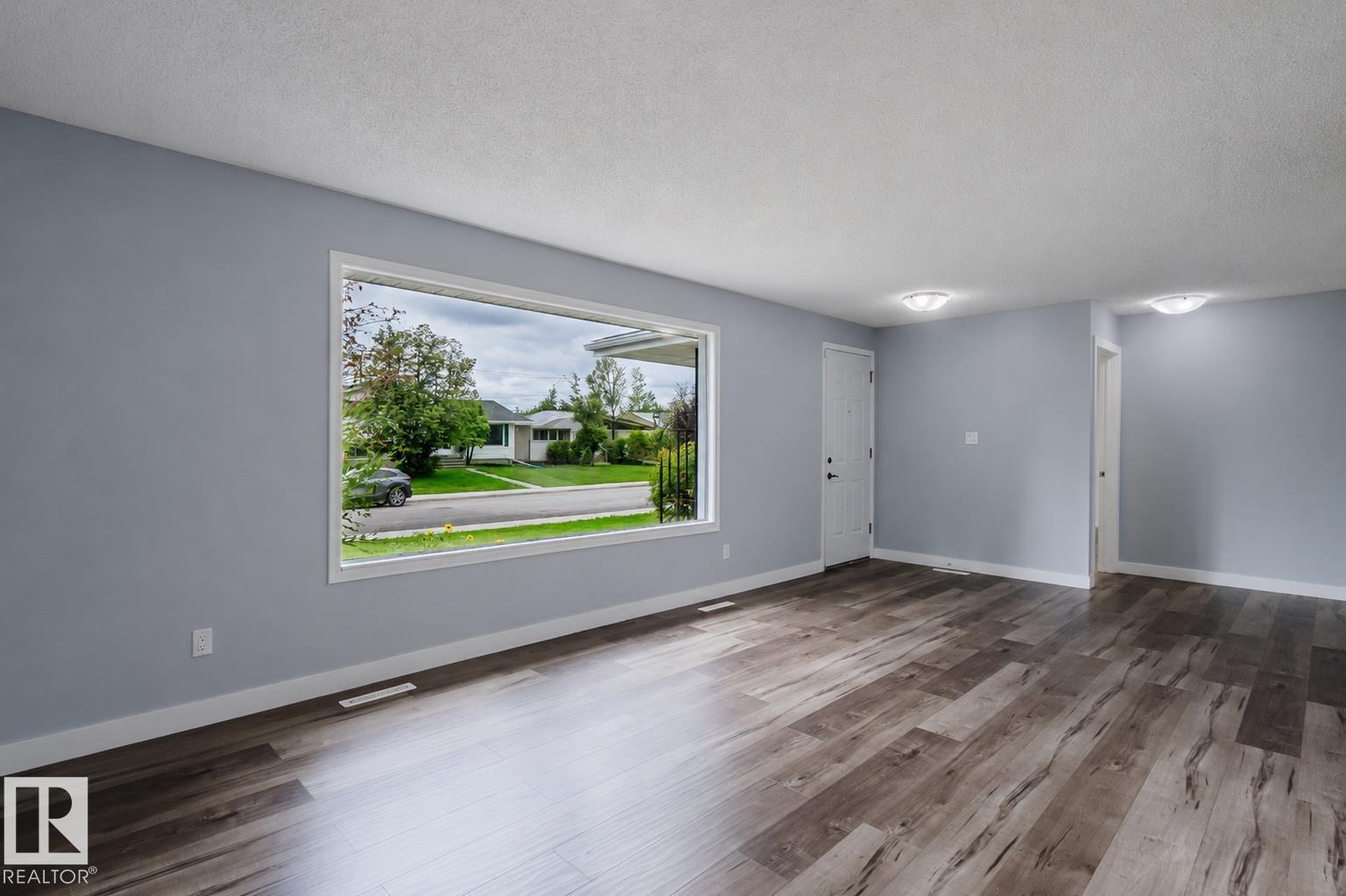 11420 46 Av Nw Property Photo 4