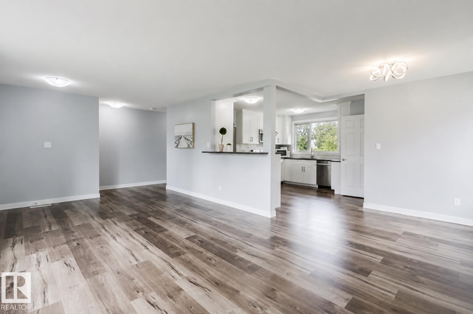 11420 46 Av Nw Property Photo 8