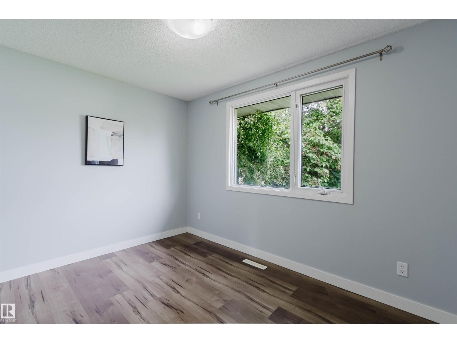 11420 46 Av Nw Property Photo 17