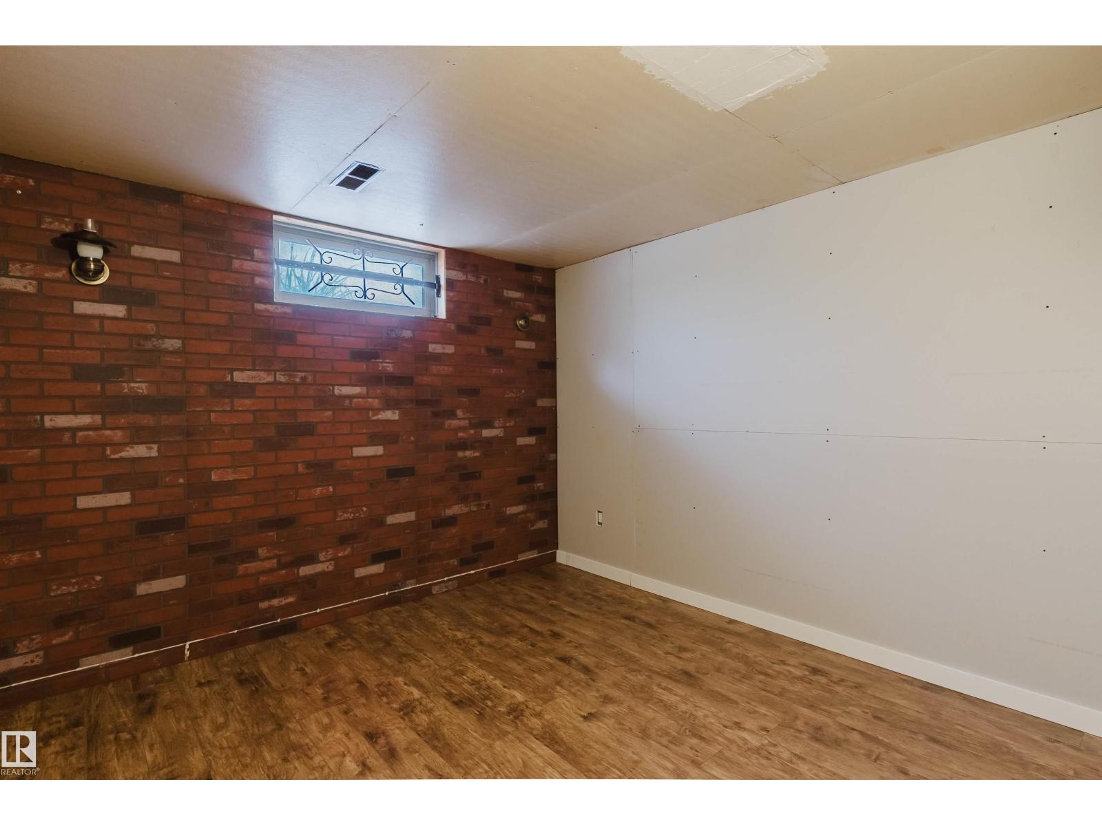 11420 46 Av Nw Property Photo 21