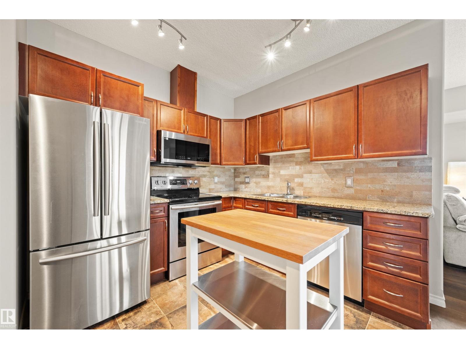 #904 10319 111 St Nw Property Photo 1