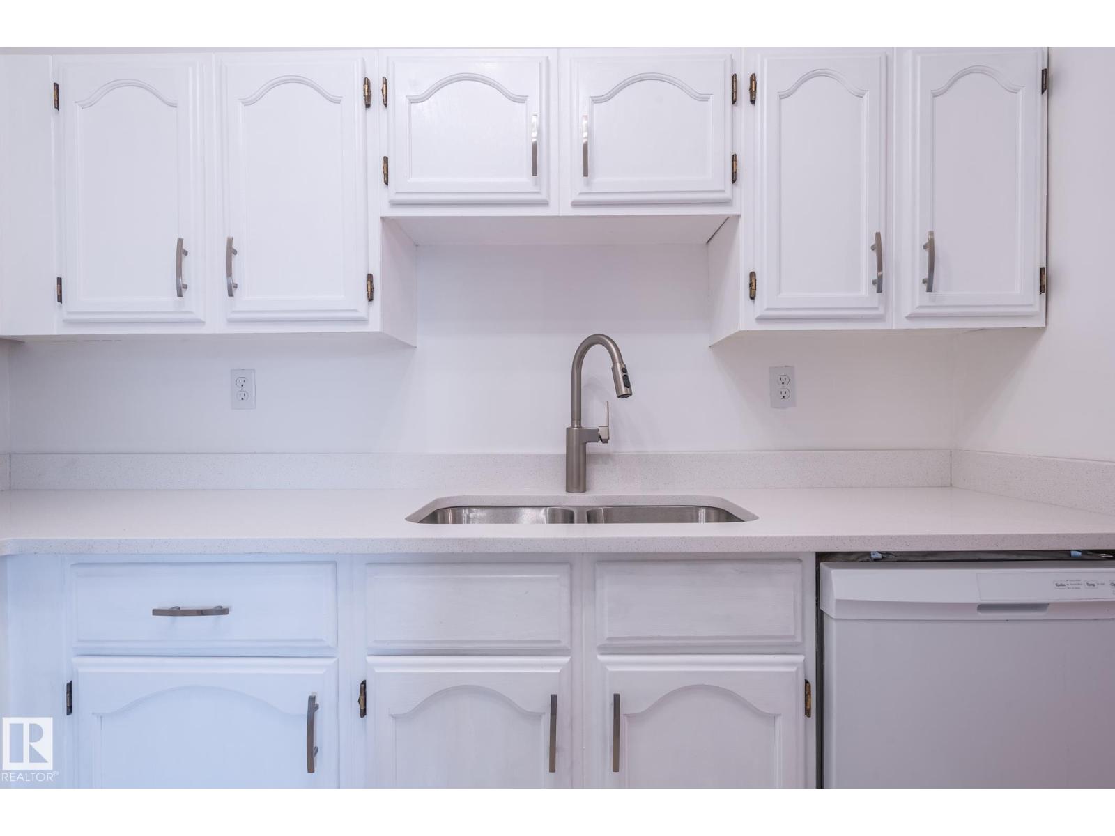 #1103 10125 109 St Nw Property Photo 12