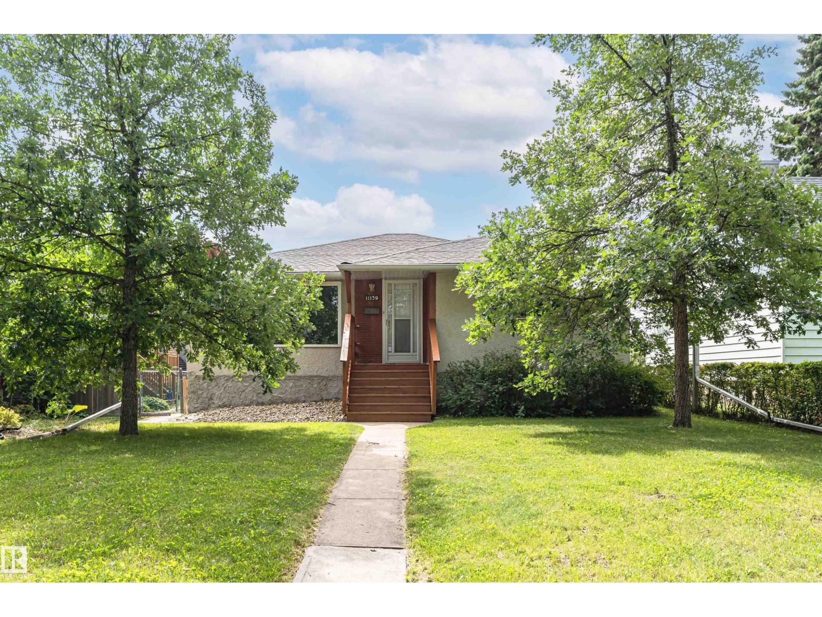11139 62 AV NW Property Photo 1
