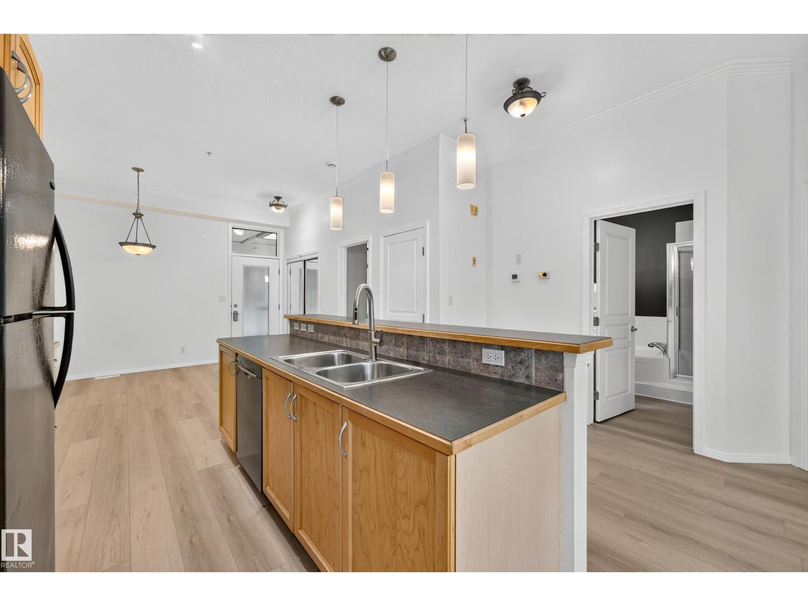 #304 9804 101 St Nw Property Photo 21