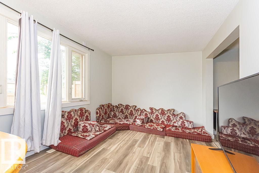 #5 14205 82 St Nw Property Photo 3