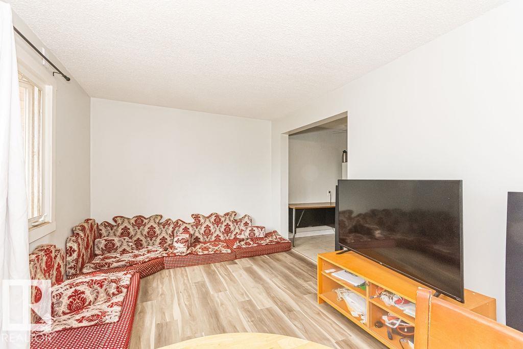 #5 14205 82 St Nw Property Photo 4