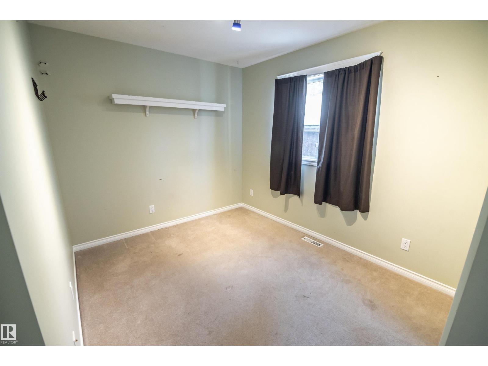4824 50a St Property Photo 15