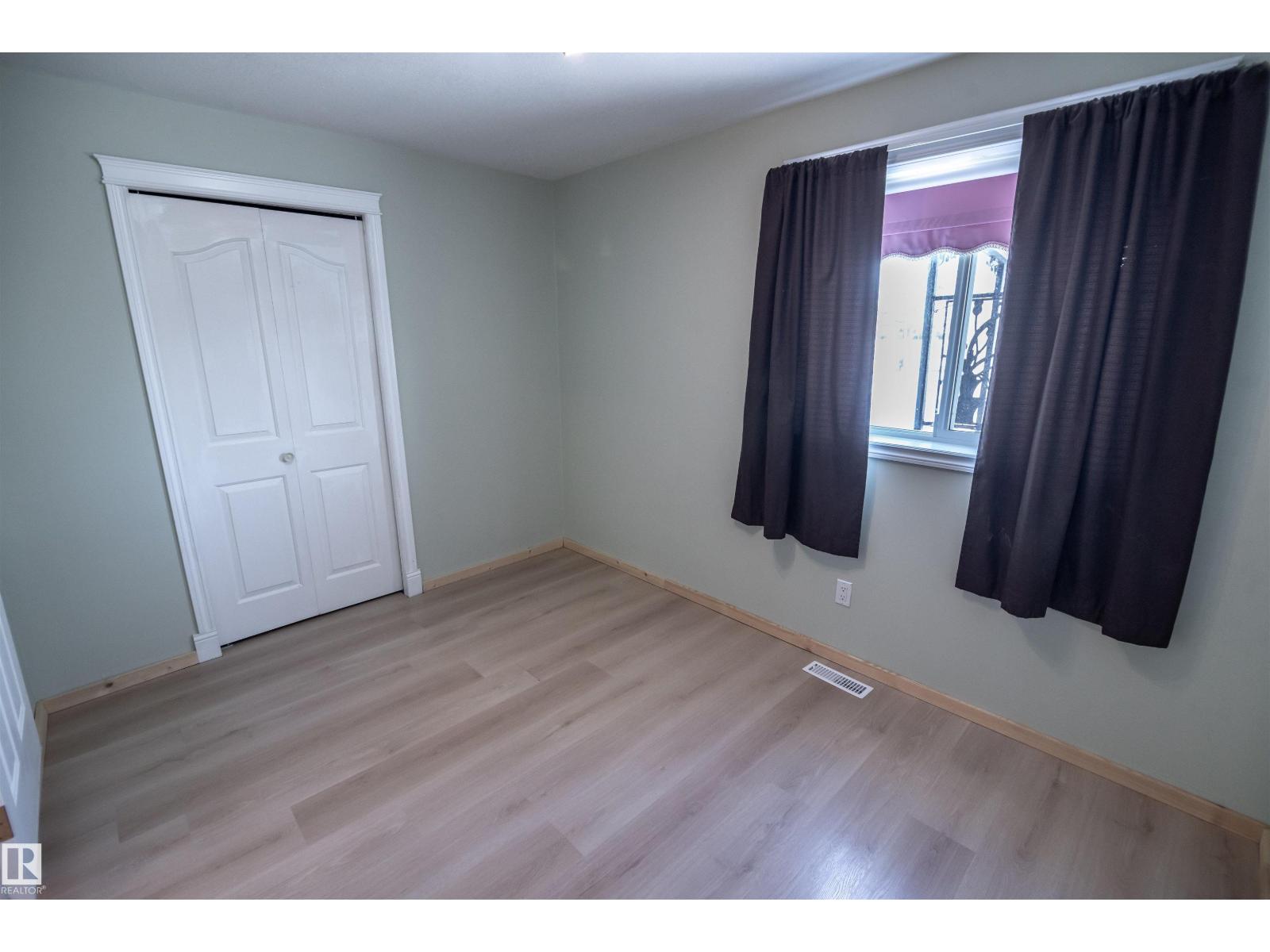 4824 50a St Property Photo 18