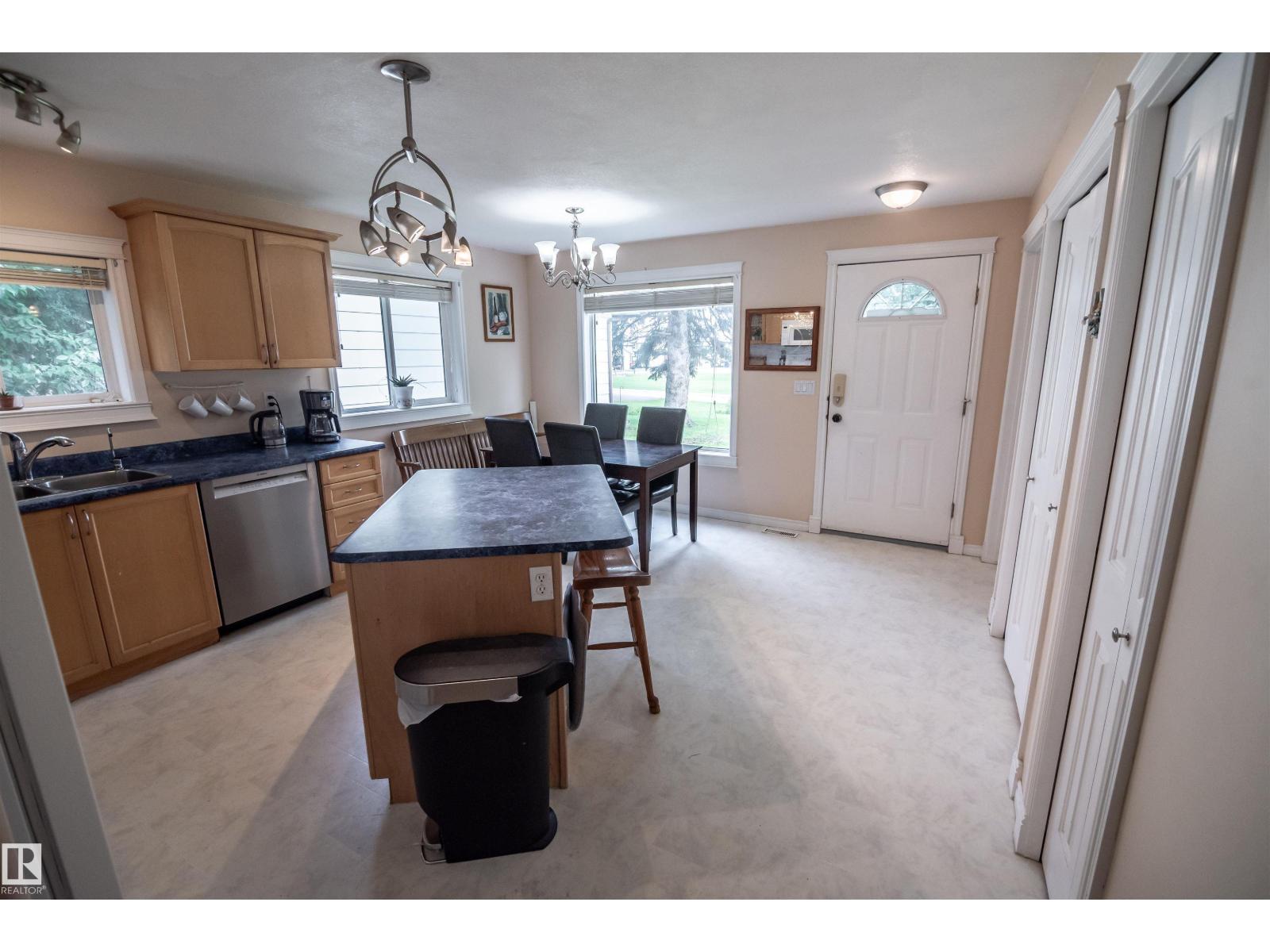4824 50a St Property Photo 19