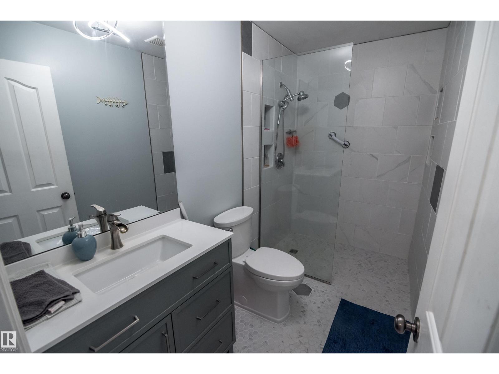 4824 50a St Property Photo 24