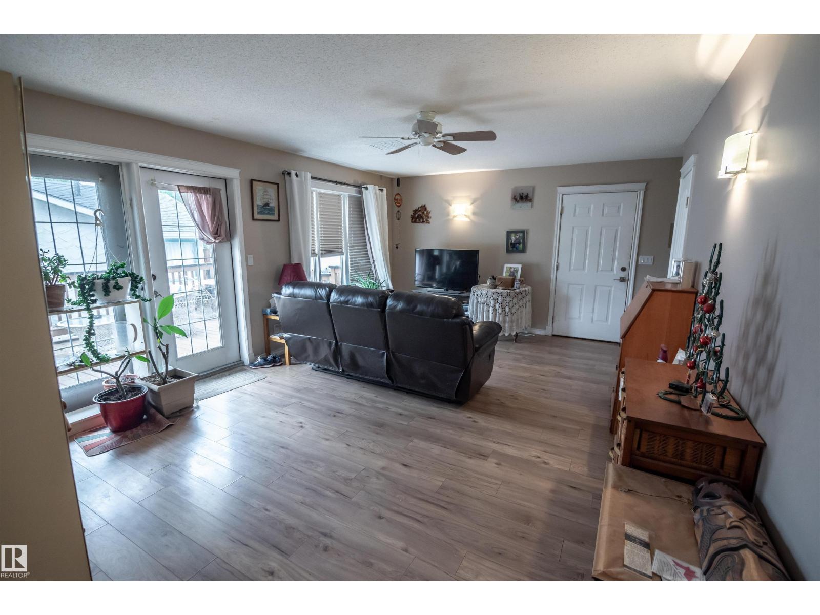 4824 50a St Property Photo 27